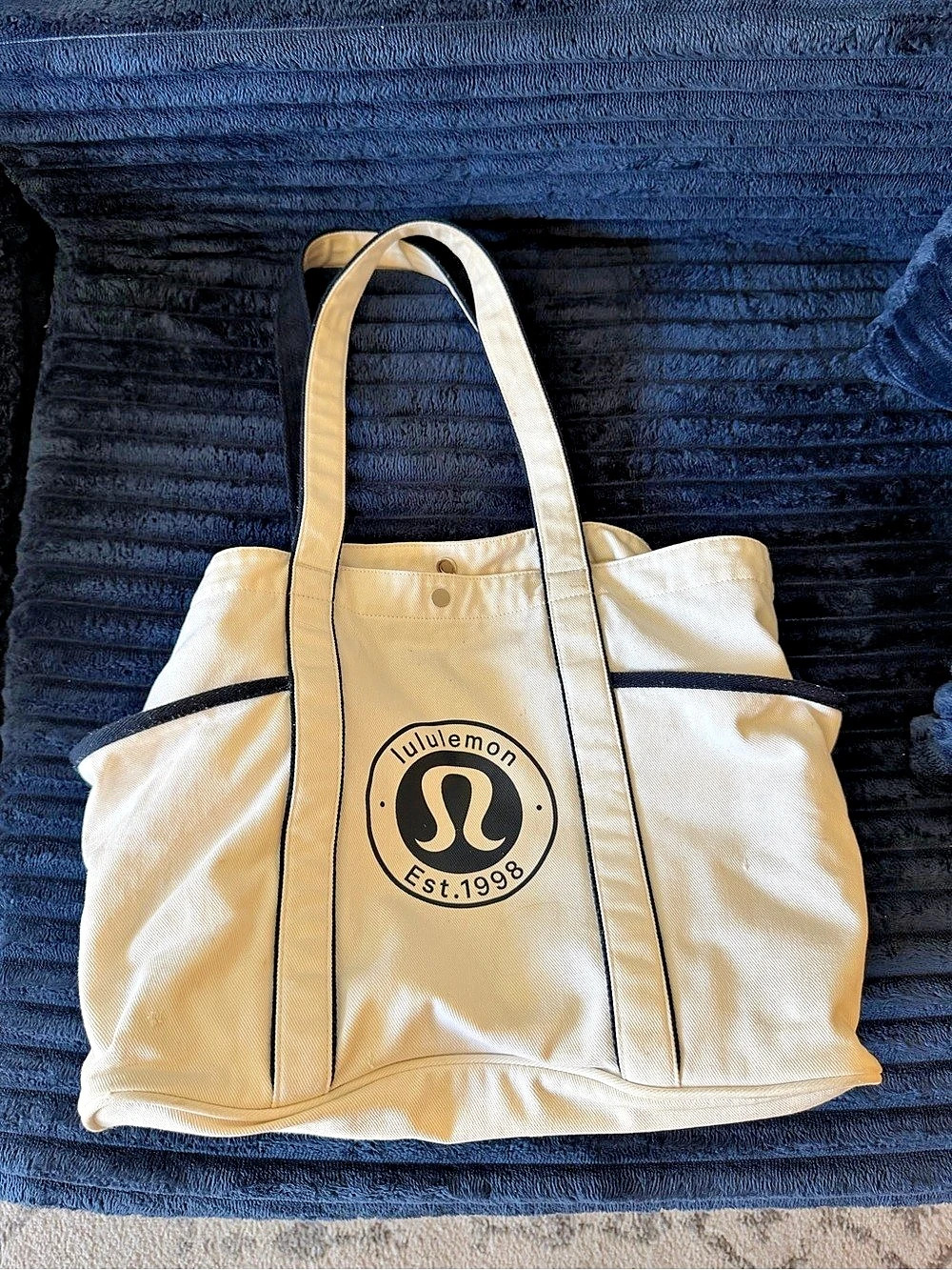 lululemon Daily Multi-Pocket Canvas Tote Bag 20L Cream & Black